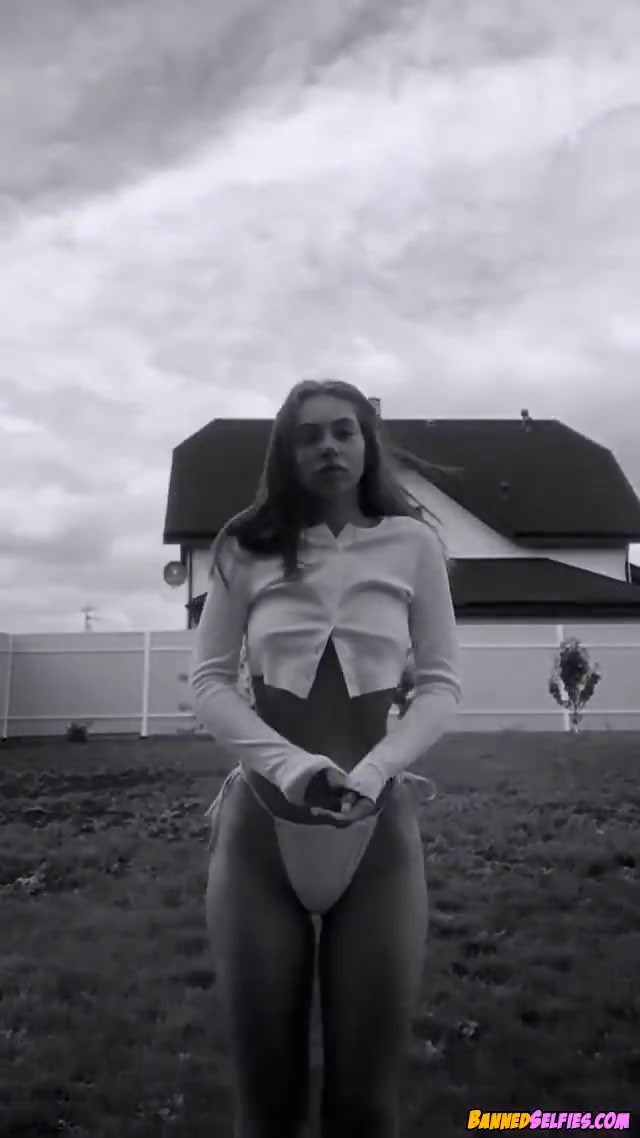 Joslyn Nude Instagram Selfie Cover 2