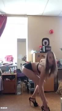 [Image: 112295725_Dance_Vetchinkina.jpg]