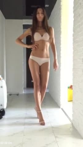 [Image: 112304017_Vera_Smelova_Catwalk.jpg]