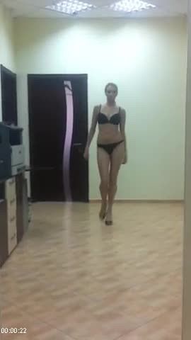[Image: 112305169_Adriana_V_Catwalk.jpg]