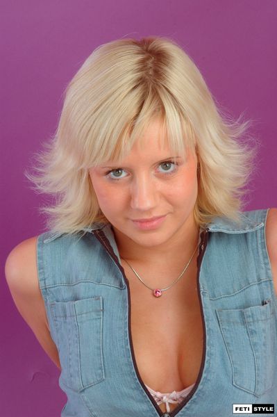 [Image: 112977538_Fetistyle_Janett_980.jpg]