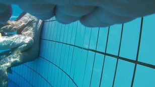 underwater_voyeur_in_sauna_pool l7ots86yb4