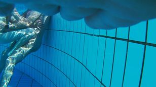 underwater_voyeur_in_sauna_pool d7ots88ehy