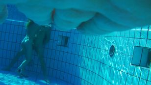 underwater_voyeur_in_sauna_pool-n7ots8odlm.jpg