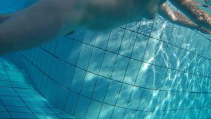 underwater_voyeur_in_sauna_pool a7ots8rzhd