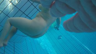 underwater_voyeur_in_sauna_pool-h7ots8xv46.jpg