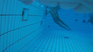 underwater_voyeur_in_sauna_pool z7ots9ids4
