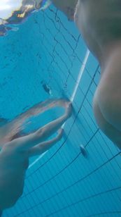 underwater_voyeur_in_sauna_pool l7ots9kuyw