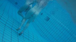 underwater_voyeur_in_sauna_pool q7ots9qsvk