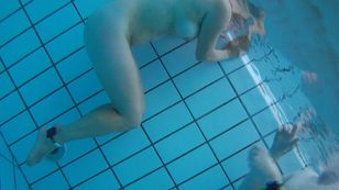 underwater_voyeur_in_sauna_pool y7otsj6aot