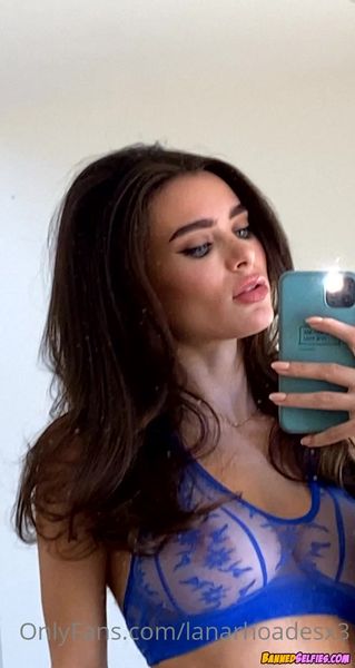 Cindy – 22 Years Old Girl Teases Perfect Body On Instagram