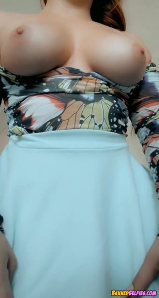 Amiah – Highschool Girl Talked Into Nude Selfie On Tiktok