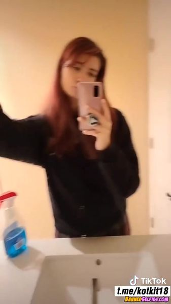 Alyssa – First Time Nude Tiktok