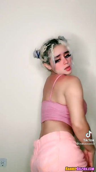 Amaya – Sexy Babe Strips Tiktok