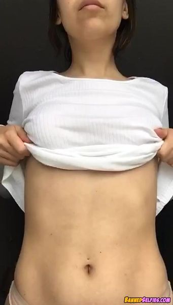 Amelie – Gorgeous Wet Teen Pussy On Instagram