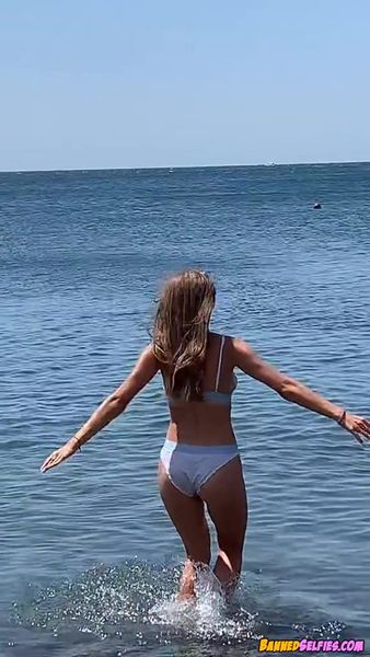 Audrey – Epic 20 Years Old College Girl Nude Tiktok Selfie