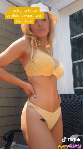 Esperanza – 23 Year Super Hot Girl Epic Nude Selfie On Instagram