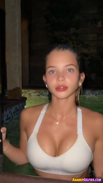 Kenna – Quick Nude Tease Highschool Teen On Instagram