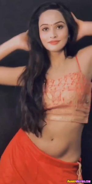 Laci – Sexy Babe Strips Tiktok