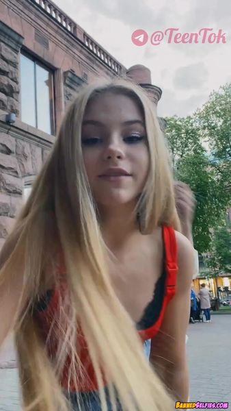 Lesly – 18 Year Old Highschool Girl
