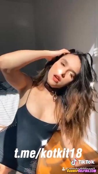 Madison – Shy Hot Nude Tease Young Girl On Tiktok
