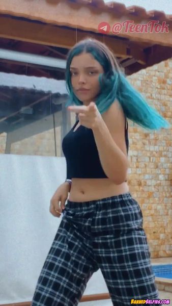 Rubi – 21 Years Old College Girl Teases Perfect Body On Instagram
