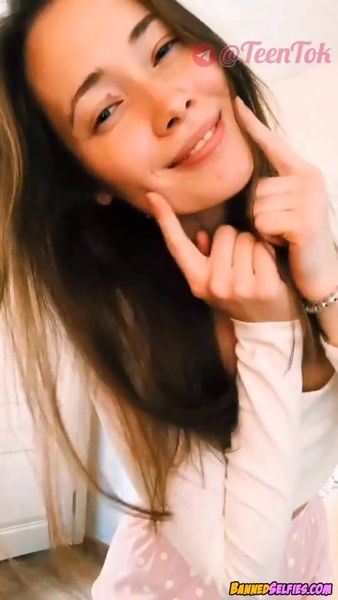 Scarlett – Shy Hot Tease 18 Years Old On Tiktok