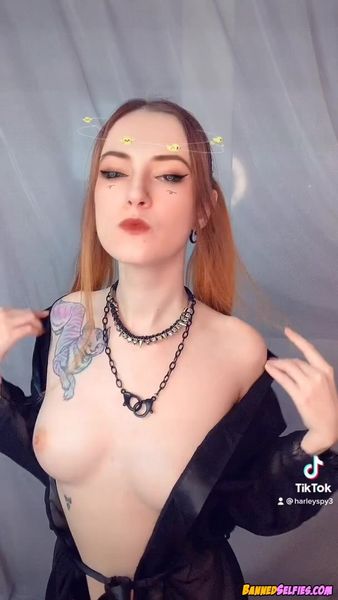 Shirley – Shy Hot Nude Tease College Girl On Instagram