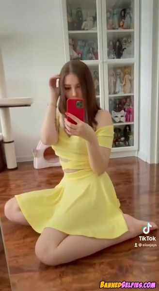Teagan – Amazing 19 Years Old College Babe Nude Instagram Selfie