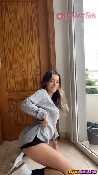 Ximena – Teen Girl Teases Perfect Body