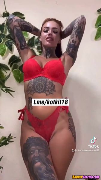 Helen – Highschool Girl Talked Into Nude Selfie On Tiktok