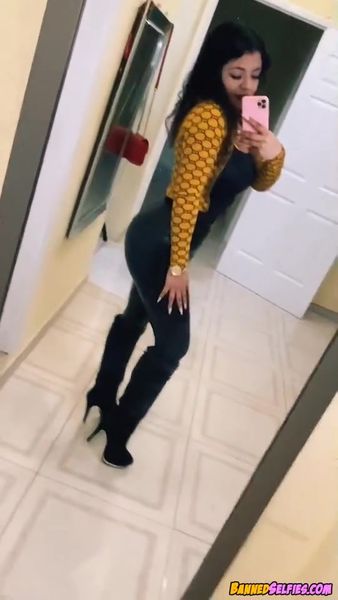 Mia – Hot Tiktok Selfie